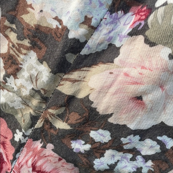 High Waisted Floral Print Aritzia Talula Shorts - Picture 6 of 7